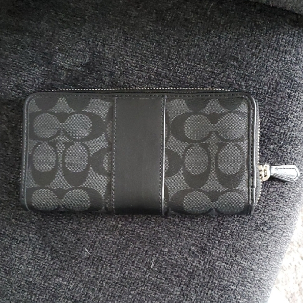 Coach Black Signature Jacquard Zip Wallet - Picture 2 of 3